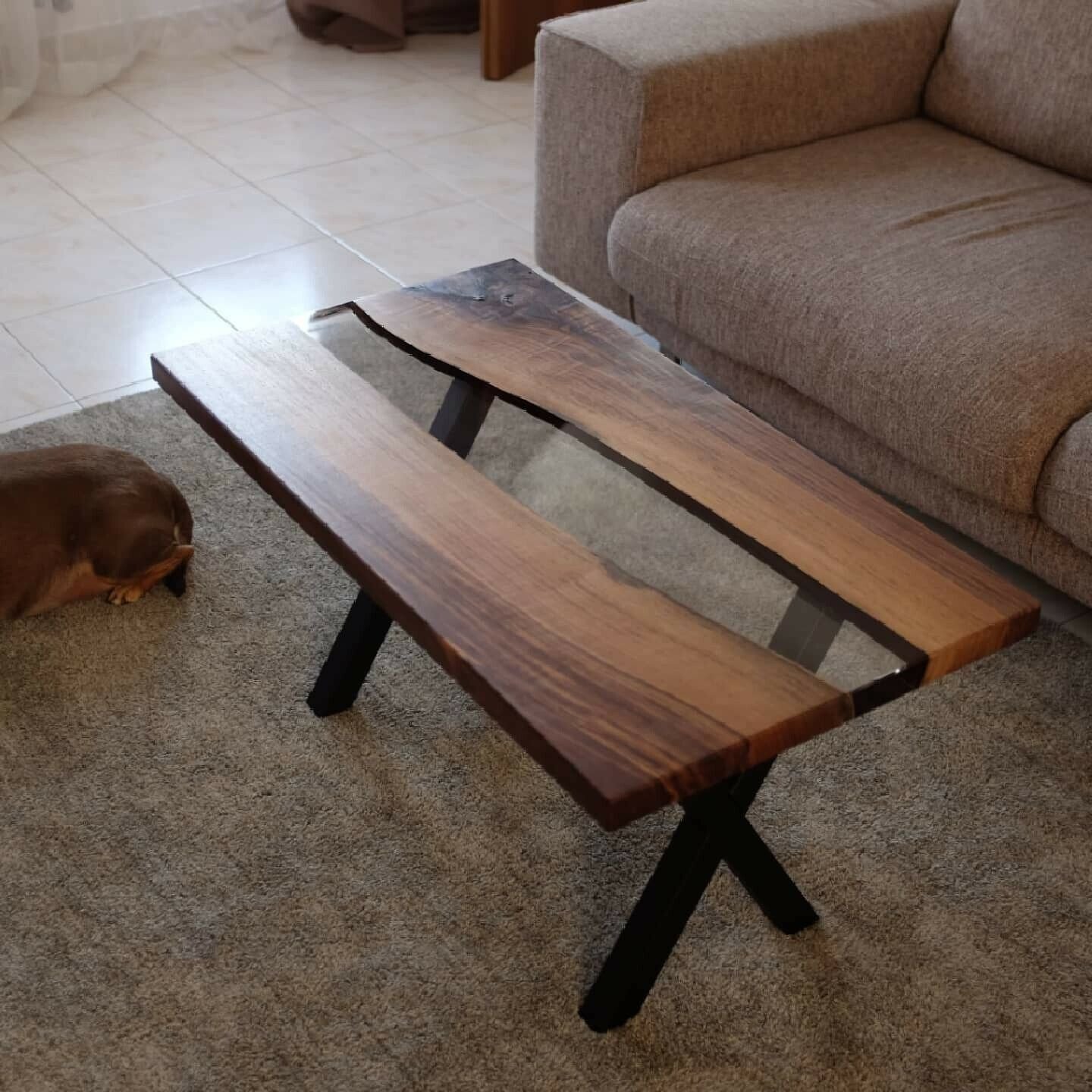 Coffee table/ tavolino salotto in resina e legno massello di Noce Canaletto