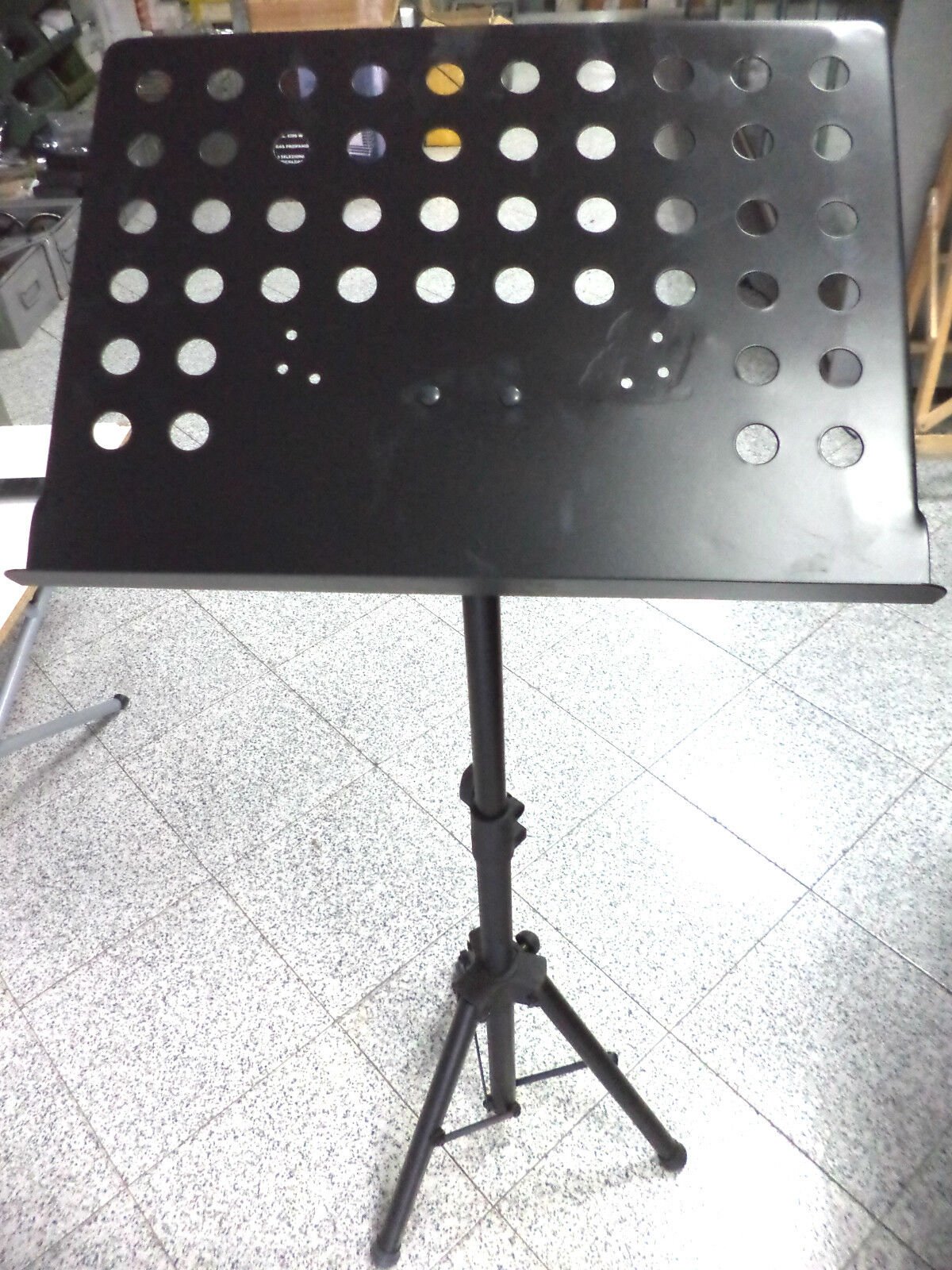 LEGGIO IN ALLUMINIO SATINATO NERO PER MUSICISTI ED ALTRO LK340